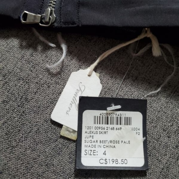 🆕 CLUB MONACO  - NWT PINK & BLACK FEATHER SKIRT - Picture 5 of 6